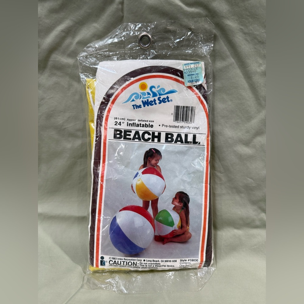 New‎ 1983 Vintage Beach Ball